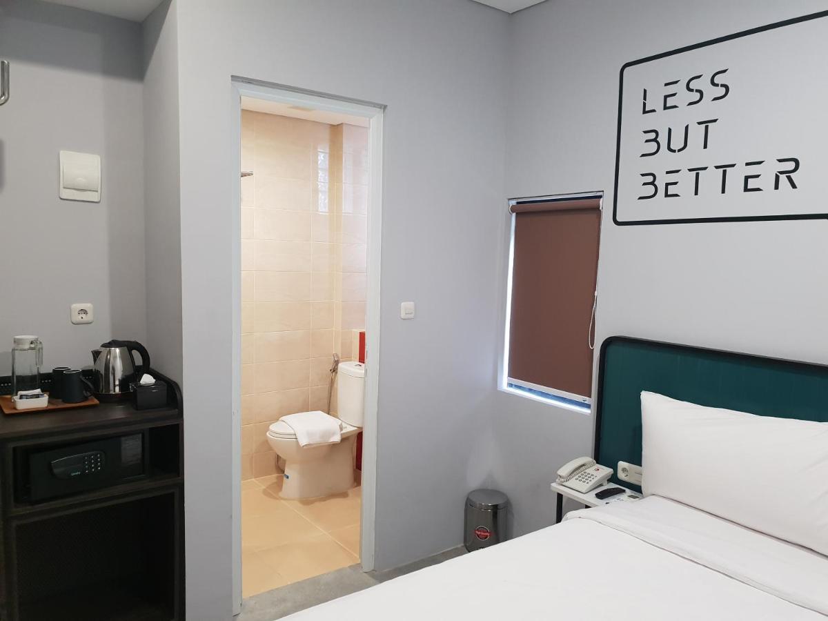 Sambina Prime Hotel Джакарта Екстериор снимка